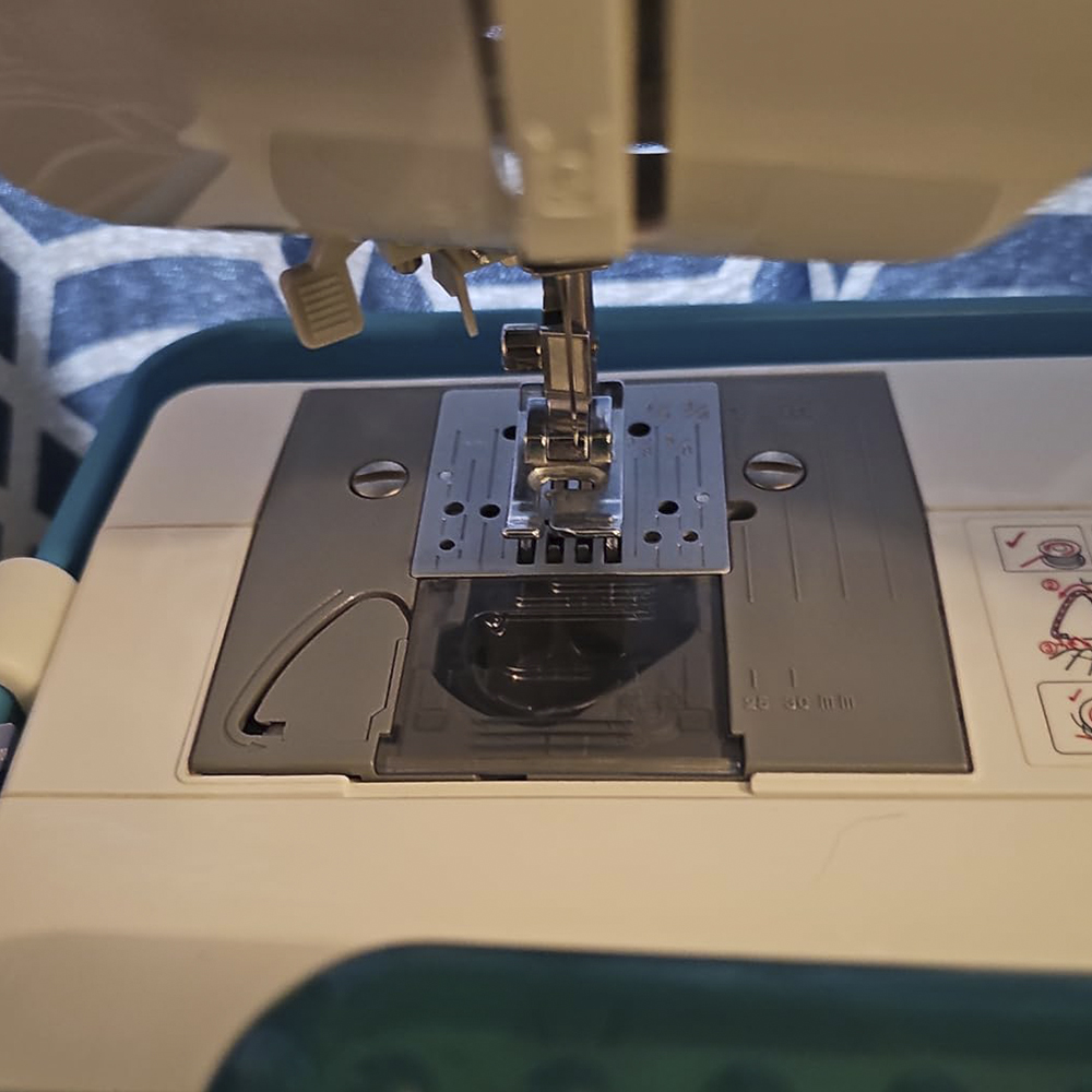 1Pc Bobbin Cover Plate 43x45.5 - огляд і ціна Sewing Machine Yarn
