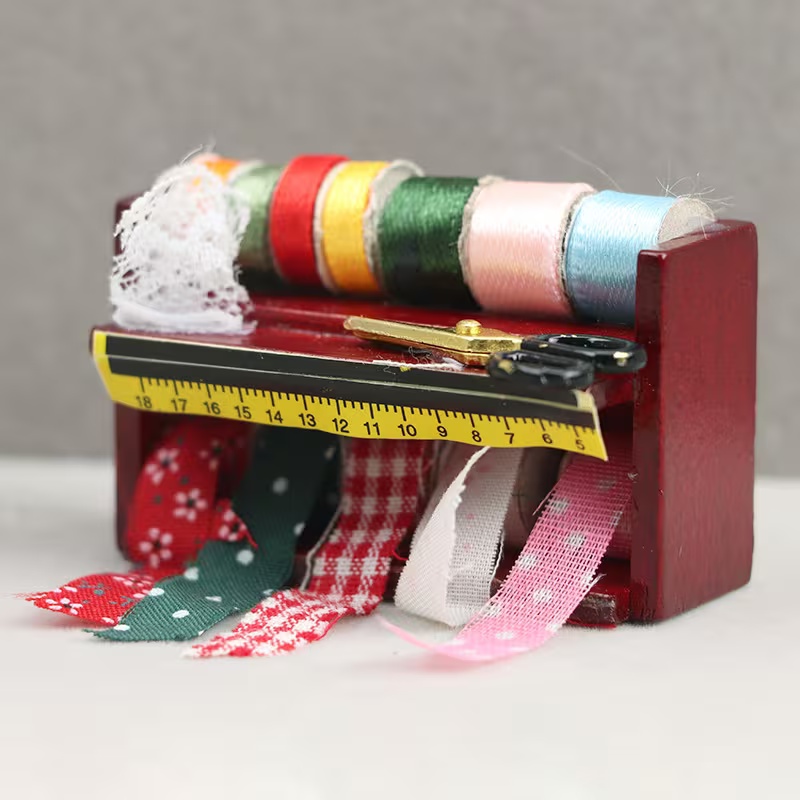 Dollhouse Mini Sewing Box with - огляд і ціна Sewing Factory